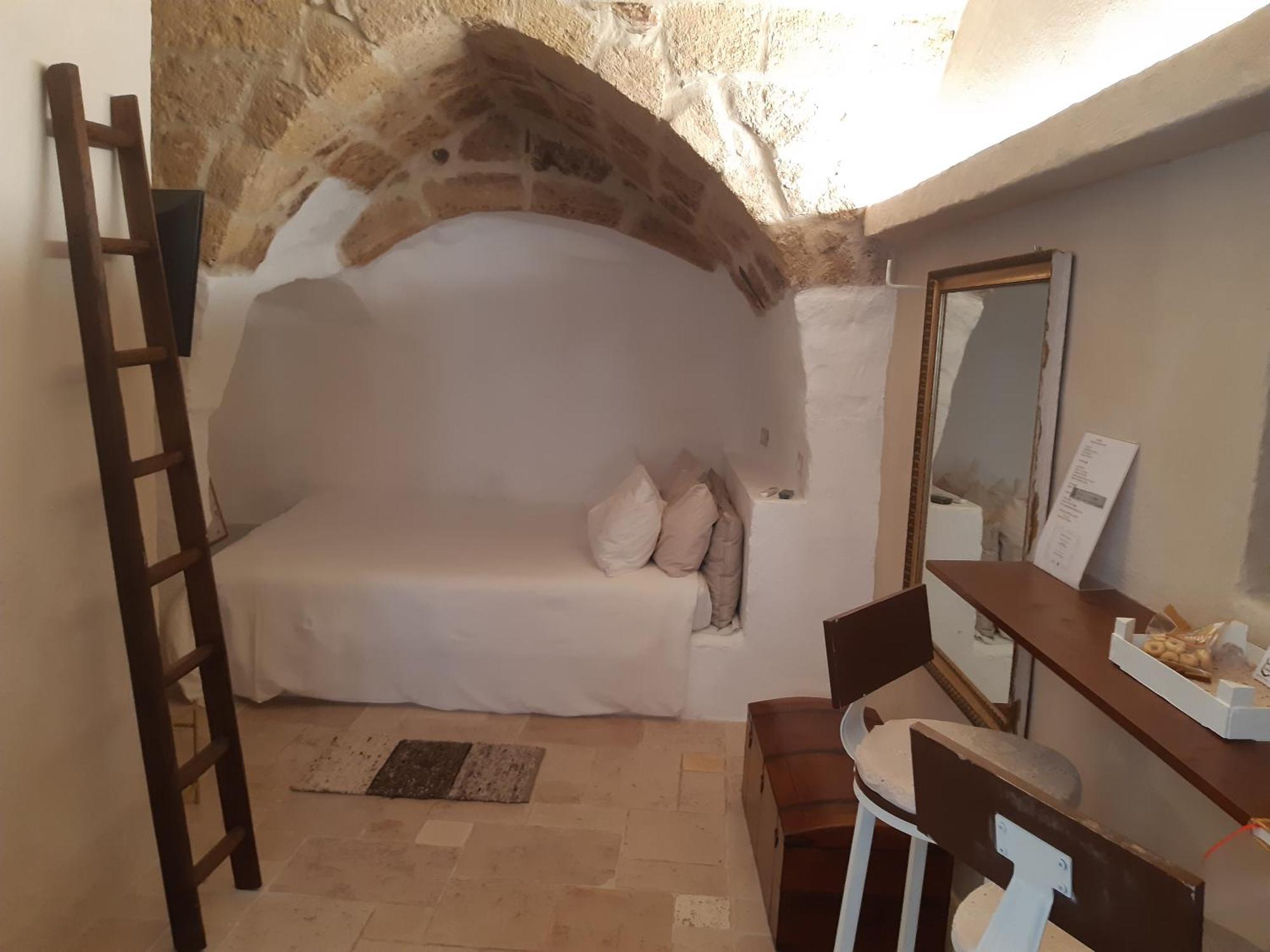 Bed and Breakfast La Segreta Del Castello, Private Access Gioia Del Colle Esterno foto